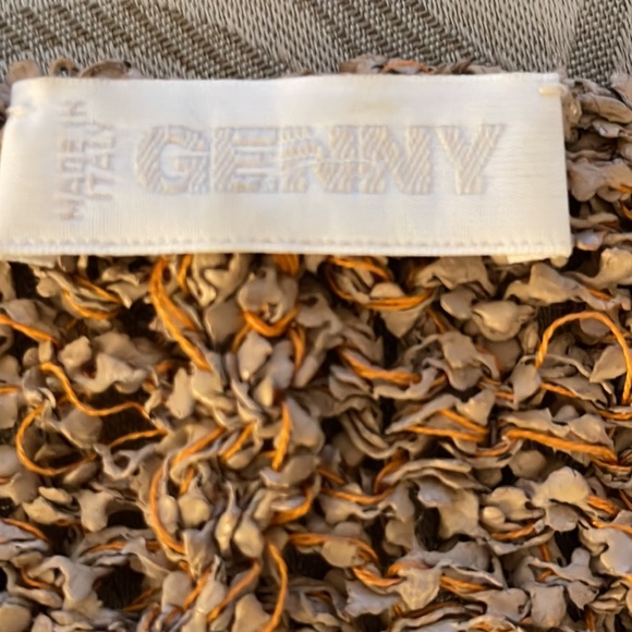 Genny Crochet Shell - Picture 3 of 3